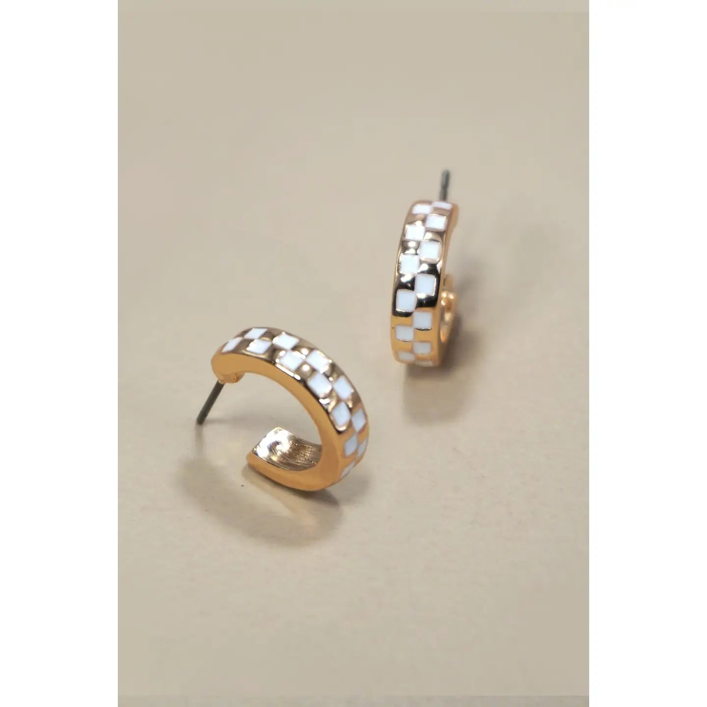 MINI CHECKER HOOP HUGGIE EARRINGS-Gold/White